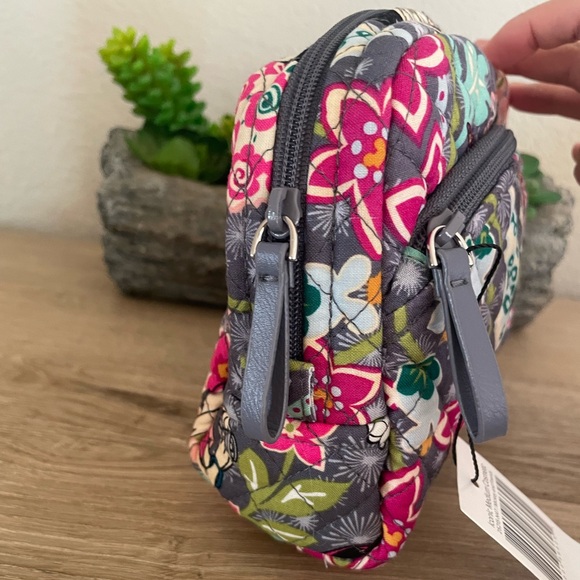 NWT Vera Bradley Disney Mickey Cosmetic Bag - Picture 5 of 9